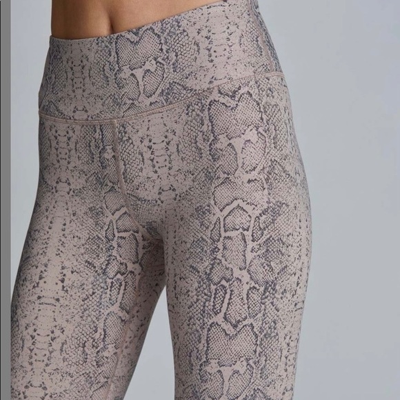 Noli Yoga stretch leggings size small NWT - Picture 4 of 7